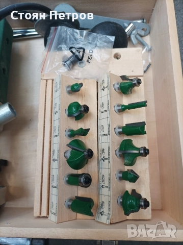 Оберфреза 900 W с куфар и 12 фрезера, снимка 4 - Други инструменти - 52450846