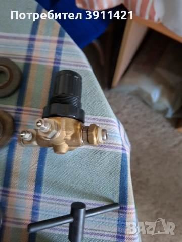 Предпазители,ключове и гайки за ъглошлайфи,странични дръжки, снимка 8 - Други инструменти - 51632666