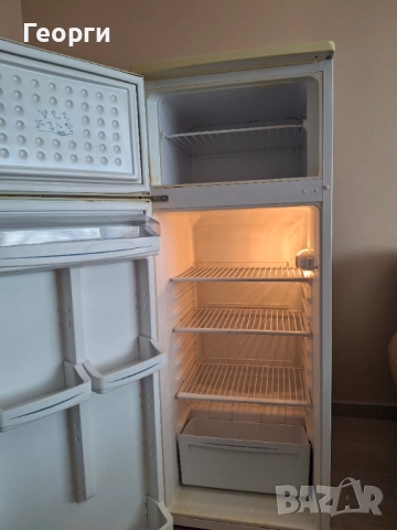 ХЛАДИЛНИК С ФРИЗЕР, снимка 2 - Хладилници - 52972857