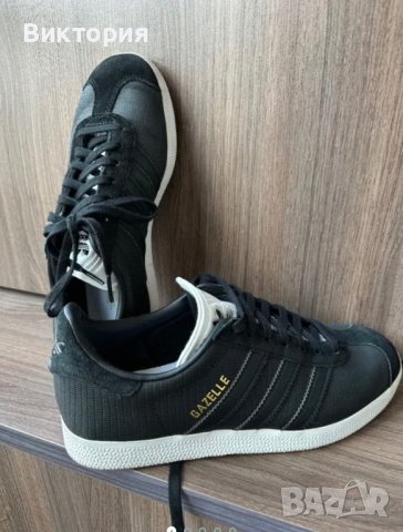 Дамски обувки Adidas, снимка 1 - Кецове - 43000418