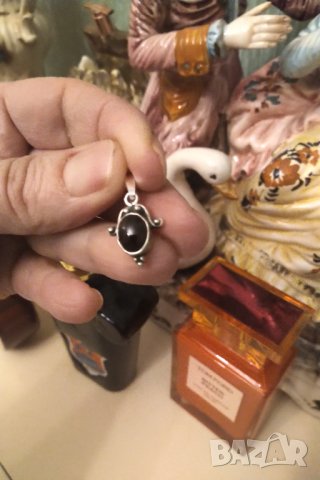 Сребърна висулка естествен рубин кабошон, снимка 4 - Колиета, медальони, синджири - 43837261