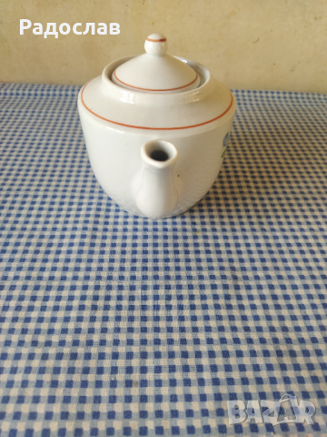 порцеланов чайник D.P.R.K., снимка 3 - Аксесоари за кухня - 36560516