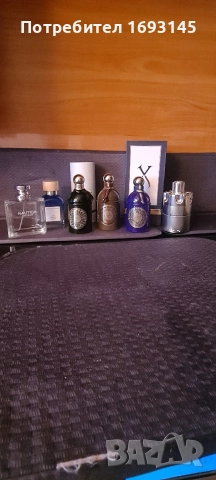 празни шишета от маркови парфюми