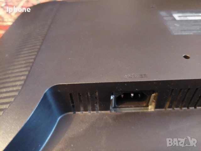 Монитор Хюндай, снимка 5 - Монитори - 53020378