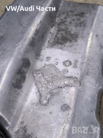 Картер за Голф 5 Ауди А3 Пасат Туран VW Golf 5 Audi A3 8P Passat Touran Jetta , снимка 4 - Части - 52542312