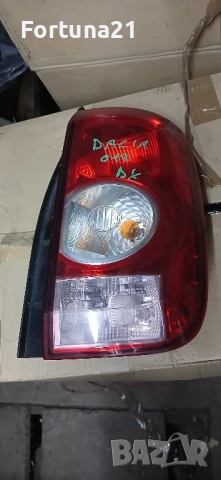 Dacia Duster - десен. стоп, снимка 1