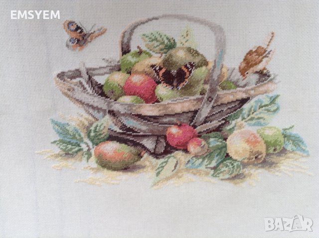 Ушит гоблен без рамка "Кошница с плодове и пеперуди", снимка 1 - Декорация за дома - 43153066