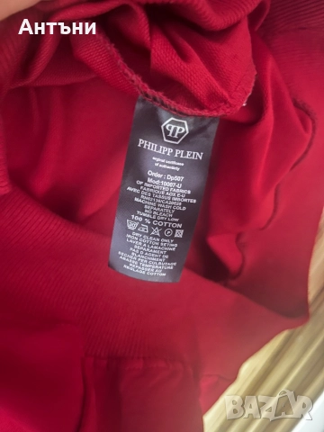 Червена близа с дълъг ръкав с надписи, снимка 3 - Блузи с дълъг ръкав и пуловери - 52870276