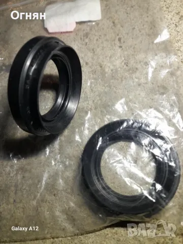 Семеринги за полуоски  N:103415 на мазда 323ф, 101кс , 2001 год