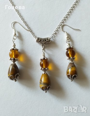 Прекрасния ни комплект бижута обици и колие с камъни Тигрово око и Венецианско стъкло цвят кехлибар