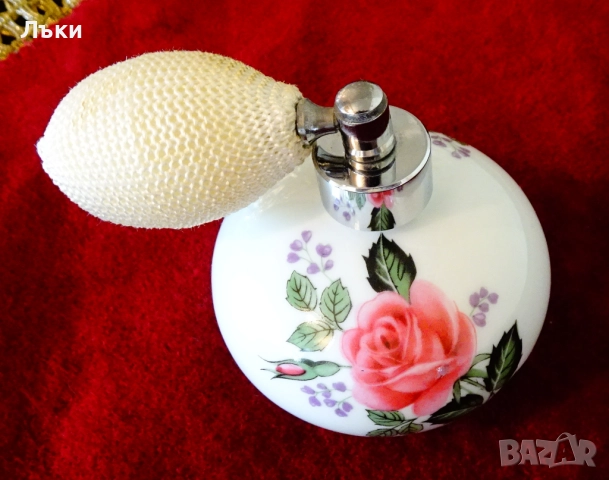 Порцеланова бутилка за парфюм Royal KPM Bavaria. 