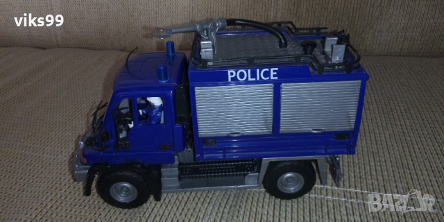 Mercedes Benz Unimog Riot Police - Majorette, снимка 2 - Колекции - 36416634