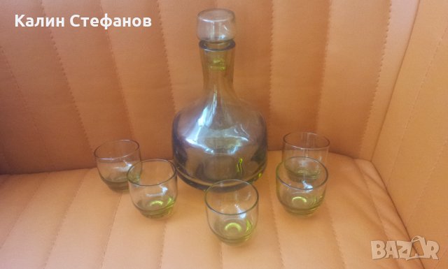 Ракиен комплект от бутилка с тапа, 5 чашки от зелено стъкло, снимка 4 - Чаши - 33174248