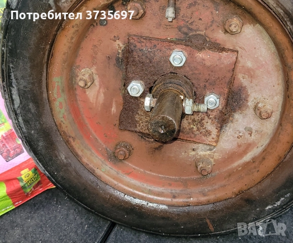 Чифт малки джанти с гуми., снимка 3 - Градинска техника - 52707092