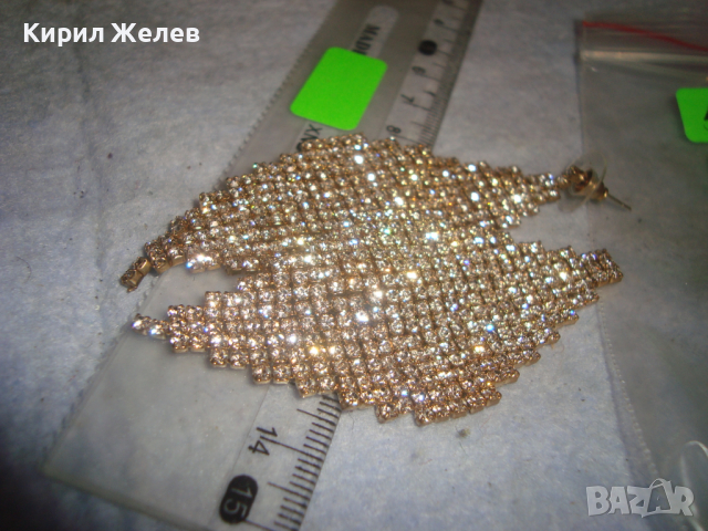 СТАРИ КРИСТАЛНИ ОБЕЦИ с ПОЗЛАТА ЕДНАТА за МАТЕРИАЛ РЕМОНТ , снимка 4 - Обеци - 36541409