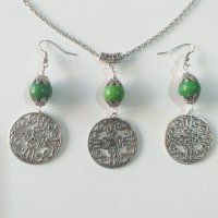 Красив комплект бижута със зелен Тюркоаз и филигрирани медальони в цвят сребро , снимка 1 - Бижутерийни комплекти - 33475535