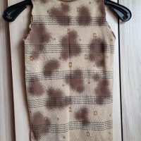 Еластична блуза без ръкав, с поло яка, в бежаво - кафяв цвят , снимка 1 - Корсети, бюстиета, топове - 39568430