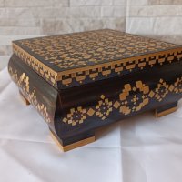 Стара дървена кутия за бижута - украсена с фурнир - №1, снимка 5 - Антикварни и старинни предмети - 43706696