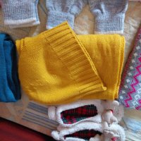 Лот от различни шапки, шалове, ръкавици и пантофи всичко на 10 лева, снимка 10 - Детски комплекти - 43424071