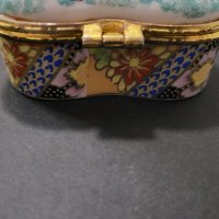 Порцеланова кутия с азиатски мотиви, снимка 8 - Антикварни и старинни предмети - 43256581