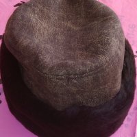 Дамска зимна шапка , снимка 2 - Шапки - 26865461