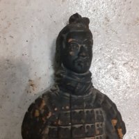 Стара китайска керамична статуетка-войник, снимка 2 - Колекции - 40167912