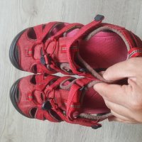 Keen детски спортни/ туристически сандали. Номер 35, снимка 4 - Детски гуменки - 32861099