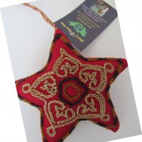 Автентична текстилна коледна играчка от филц с казахски национални мотиви, снимка 1 - Декорация за дома - 27080895