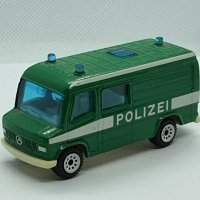 Метална количка Siku 0805 Mercedes-Benz Police в мащаб 1:87, снимка 1 - Колекции - 39226007
