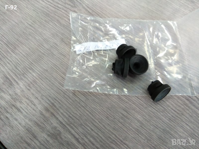 A2721410487**NEU**MERCEDES-BENZ**ТАМПОН ЗА КАПАК НА ДВИГАТЕЛ **, снимка 1