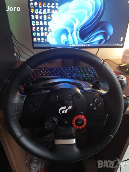  Волан с педали Logitech Driving Force, снимка 1