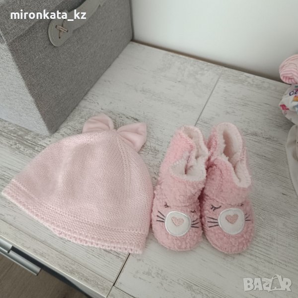 next зимна шапка и ботушки , снимка 1