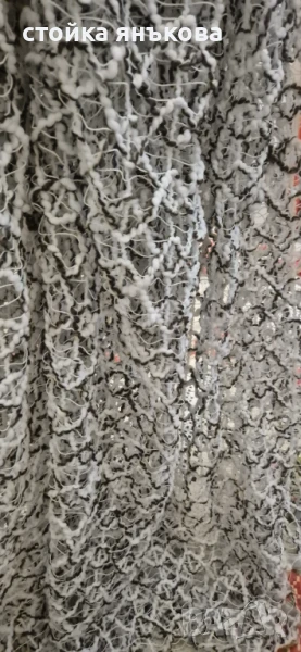 Перде в бяло и тъмно кафяво плетено на дупки, снимка 1