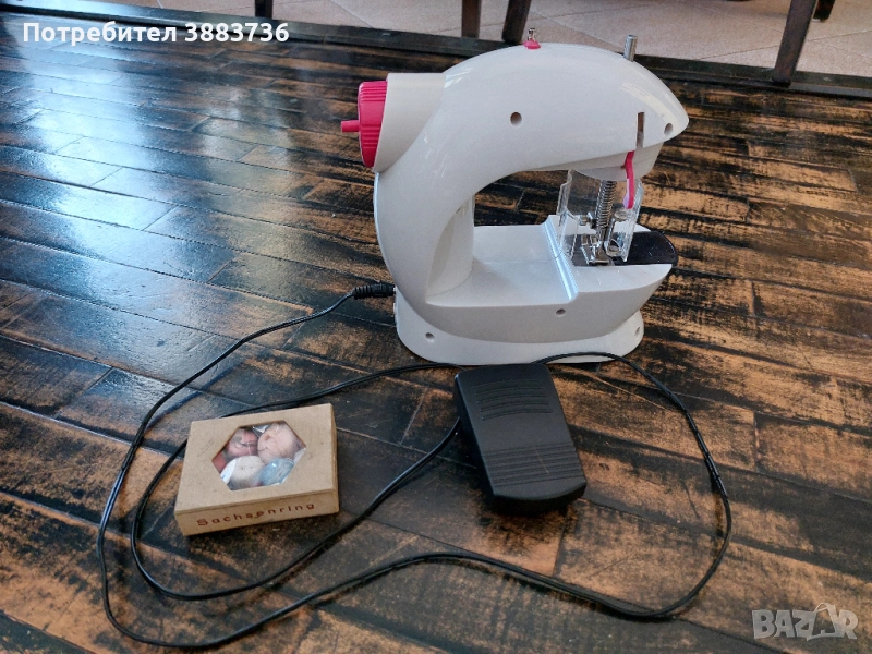 Шевна машина с педал на батерии, снимка 1