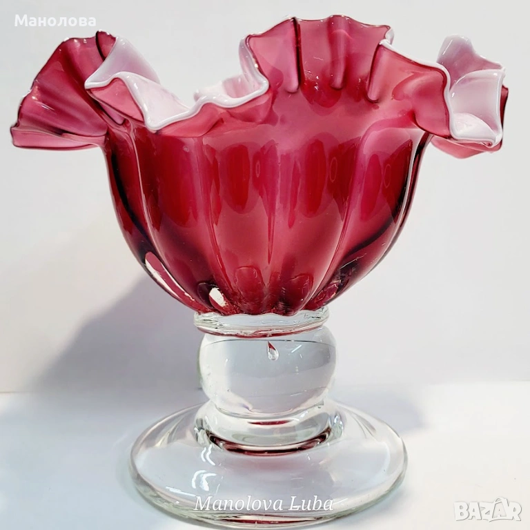 Бонбониера от ръчно издухано стъкло Cranberry glass. , снимка 1