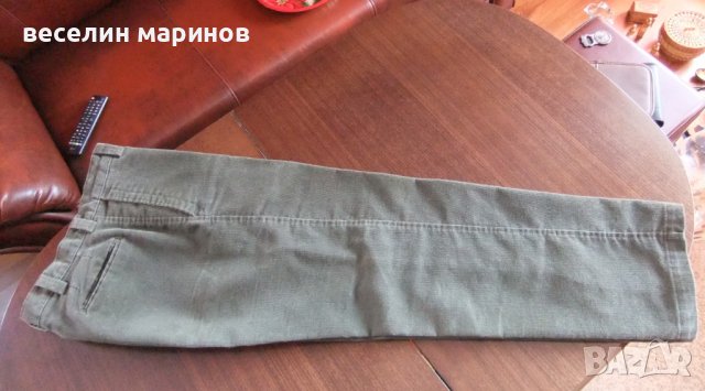 Продавам два панталона, ситно и едро кадифе