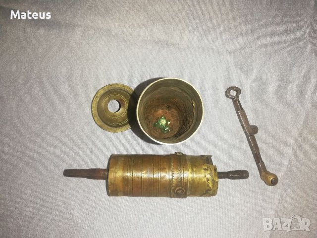 Стара турска ръчна мелница за кафе, снимка 6 - Антикварни и старинни предмети - 37126517