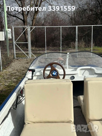 лодка тримаран с двигател и колесар , снимка 7 - Воден транспорт - 53485989