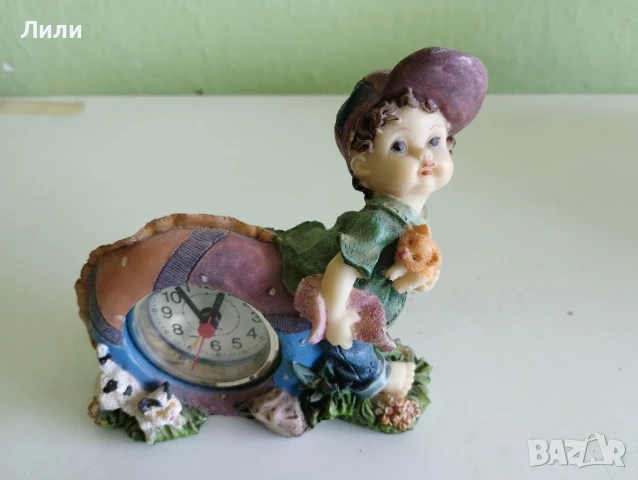 Ретро настолен часовник с момче , снимка 3 - Антикварни и старинни предмети - 50768186