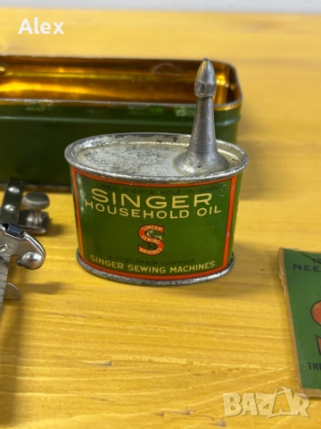 Кутия с принадлежности за шевна машина Singer, снимка 3 - Антикварни и старинни предмети - 53132730