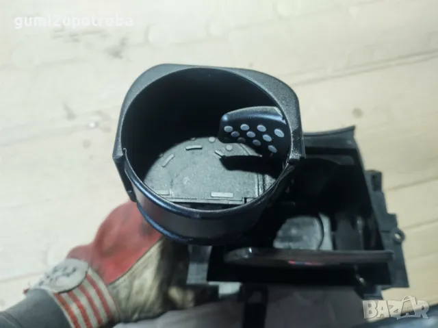 Поставка за Чаша Къп Холдър Mercedes E class W211 4Matic Tmodel 2008, снимка 8 - Части - 47309866