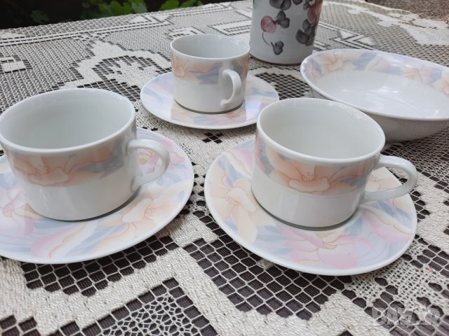 Чаени чаши с чинийки 3 бр. и купа, снимка 2 - Сервизи - 33651558