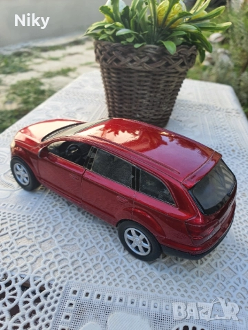 Audi Q7 1:32 , снимка 4 - Колекции - 51618415