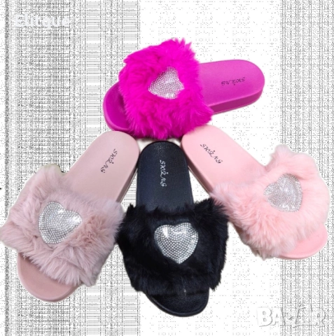 Сладки дамски чехли с пух и романтично сърчице за вълнуваща лятна визия.