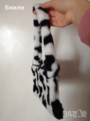 Дамска пухкава малка чантичка с принт кравичка, снимка 12 - Чанти - 48415062