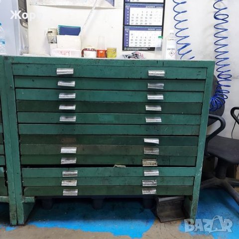 Полиграфически шкаф, словослагателски регал