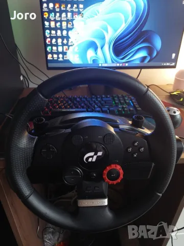  Волан с педали Logitech Driving Force, снимка 1