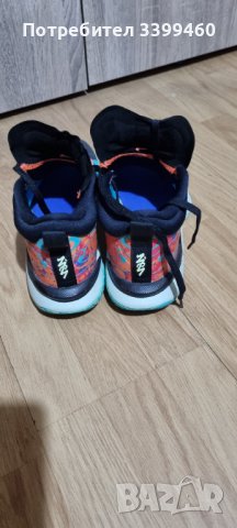 Продавам маратонки Nike Джордан , снимка 1 - Маратонки - 43030410