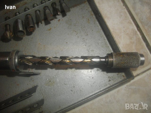 1982г-СССР/Руска Ръчна Реверсивна Отвертка с Накрайници-Комплект-Метална Кутия-Професионален-18Части, снимка 5 - Отвертки - 43326027