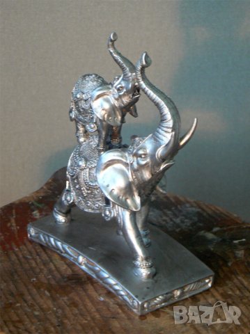 Продавам красива и стара статуетка със слонове., снимка 3 - Статуетки - 33338593